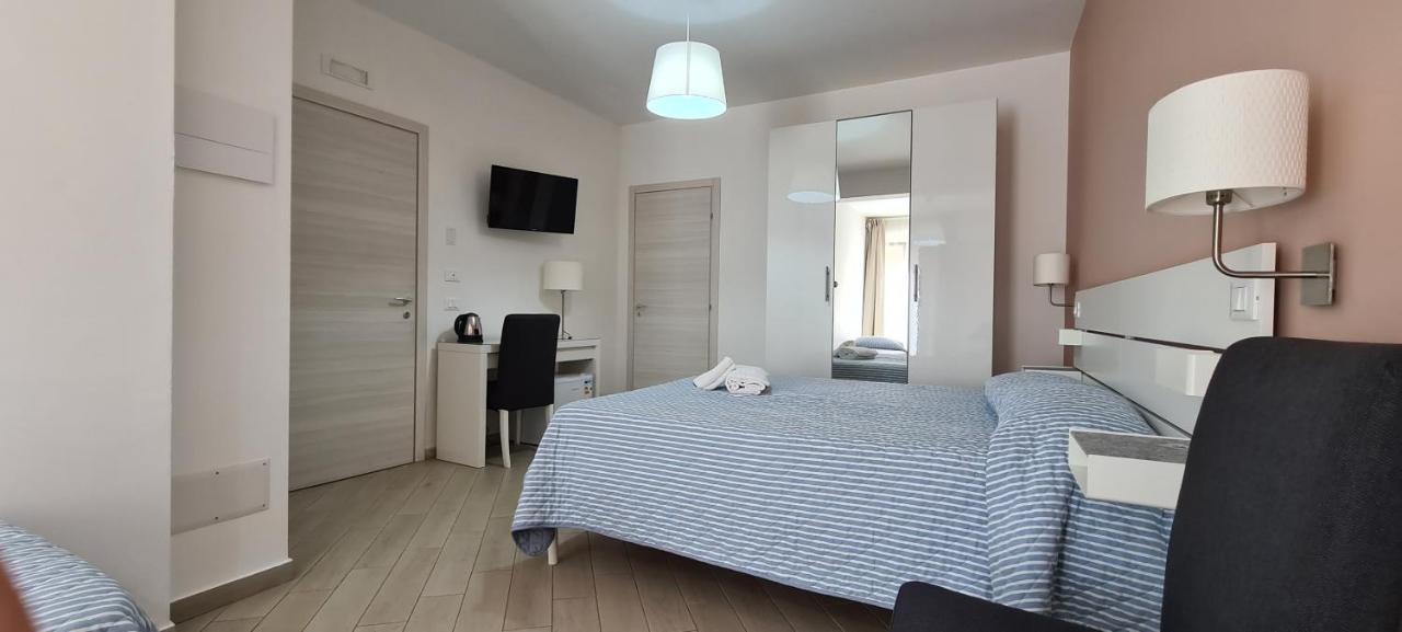 Belvedere Rent Rooms Campofelice Di Roccella Exterior photo