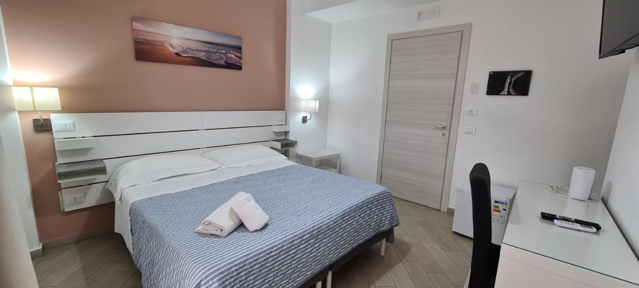 Belvedere Rent Rooms Campofelice Di Roccella Exterior photo