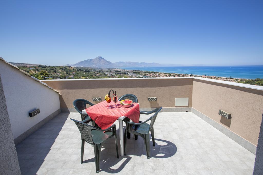 Belvedere Rent Rooms Campofelice Di Roccella Exterior photo