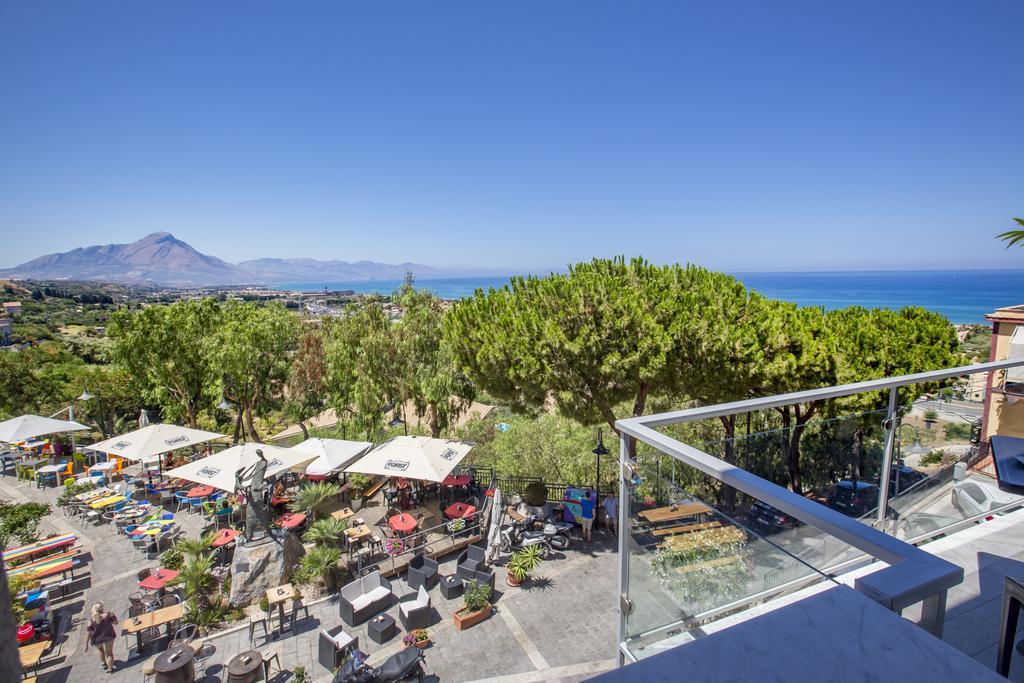 Belvedere Rent Rooms Campofelice Di Roccella Exterior photo