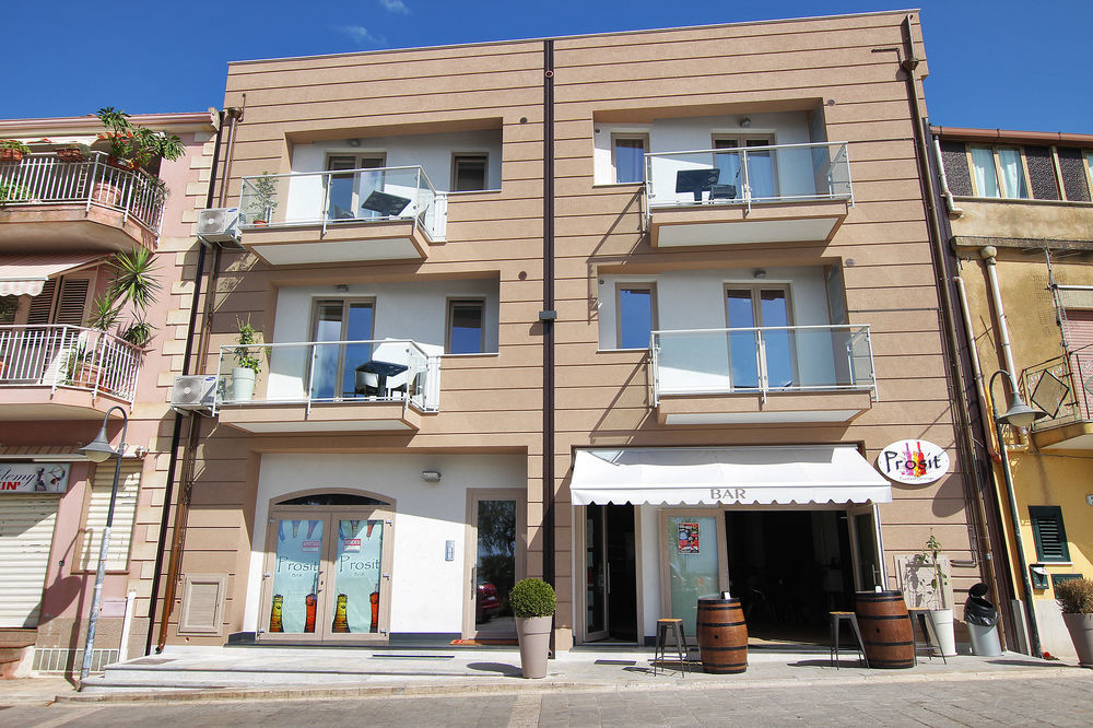 Belvedere Rent Rooms Campofelice Di Roccella Exterior photo