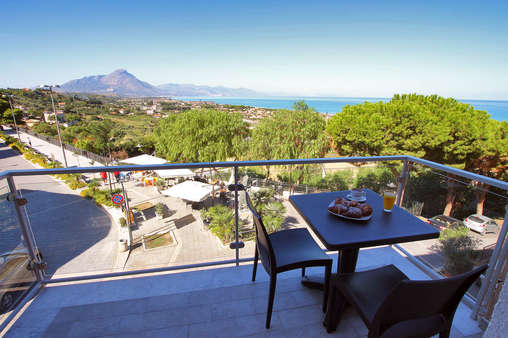 Belvedere Rent Rooms Campofelice Di Roccella Exterior photo