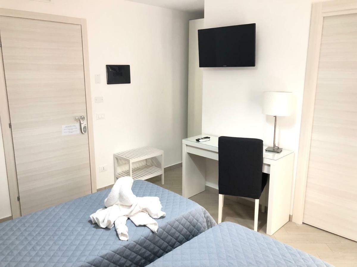 Belvedere Rent Rooms Campofelice Di Roccella Exterior photo
